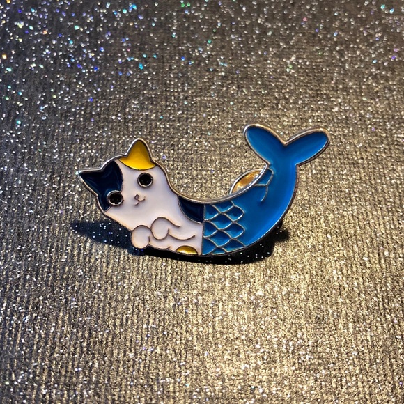 Mermaid Cat Pin - Picture 5 of 6